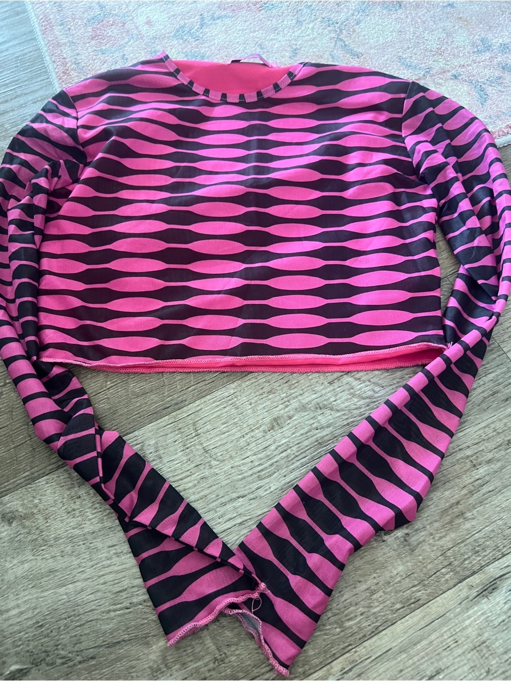 Edikted Pink and Black Striped Long-Sleeve Crop Top - Picture 3 of 8